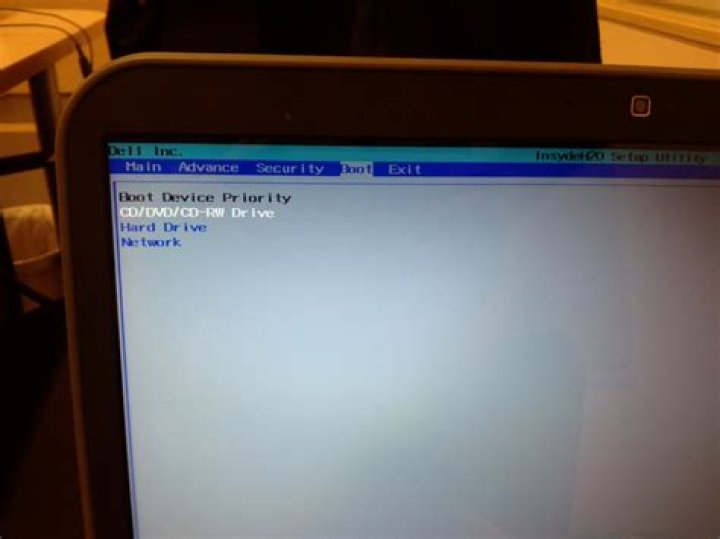 Cannot boot Windows 7 DVD from UEFI