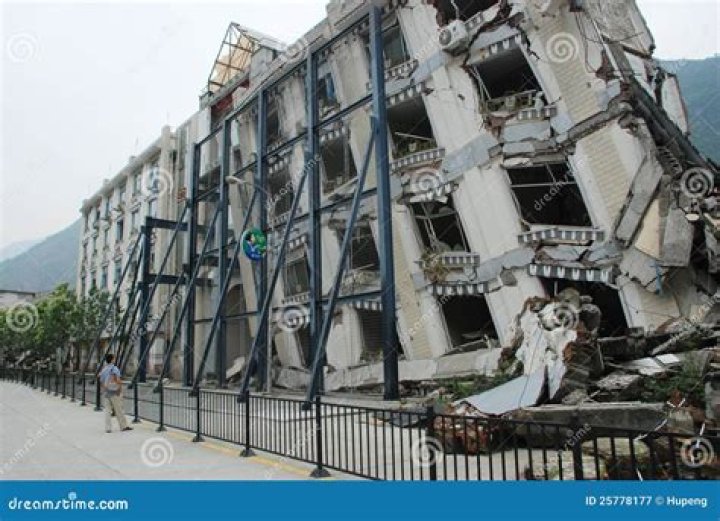 Does earthquake destroy buildings?
