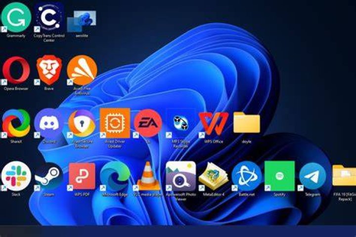 Even smaller Windows 11 desktop icons