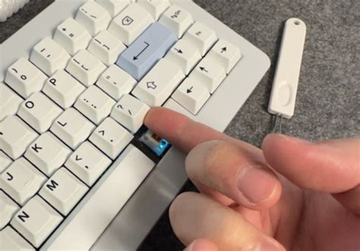 How can I remove the labels off my keyboard?