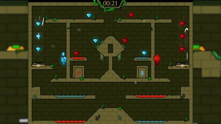 How can you tell which purple ghost is real in the Forest Temple?