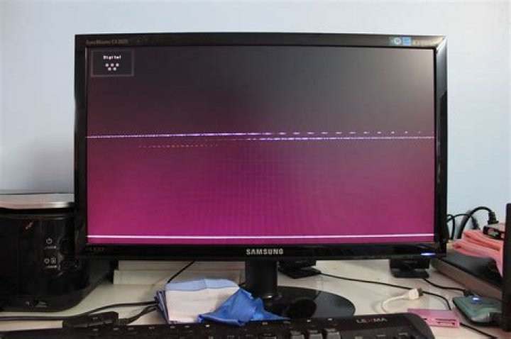 How do I fix ugly boot screen glitch in Ubuntu 12.04