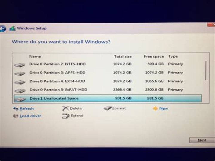 How do I format an HDD to GPT partition style using Windows 10's installation disk