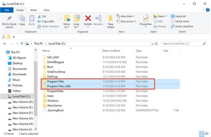 How does Windows find the path for executables like iexplore.exe?