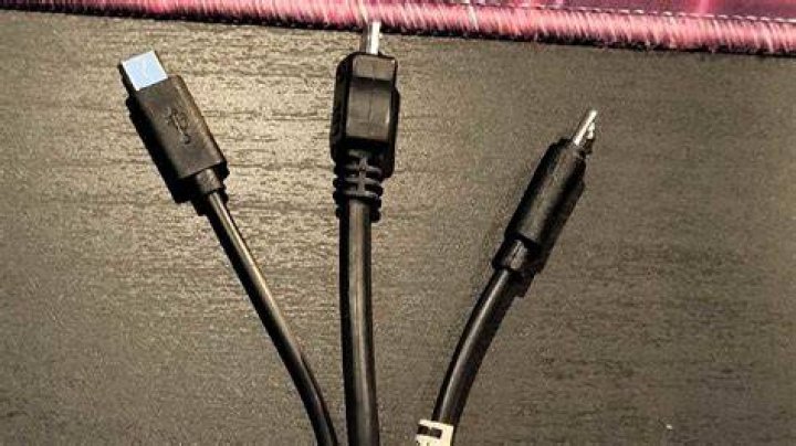 How to know if a usb cable has 4 wires not 2 (other than cutting it)