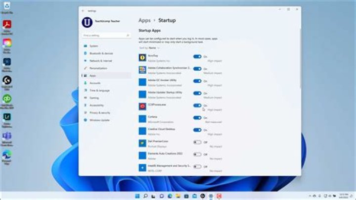 How to put an application on startup to system tray