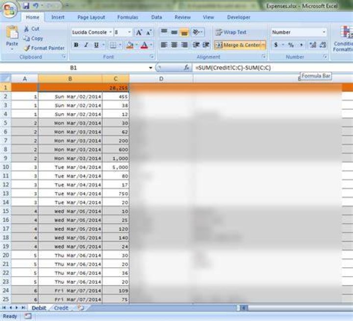 Is it possible to sum an entire column without setting explicit cell boundaries in Excel?