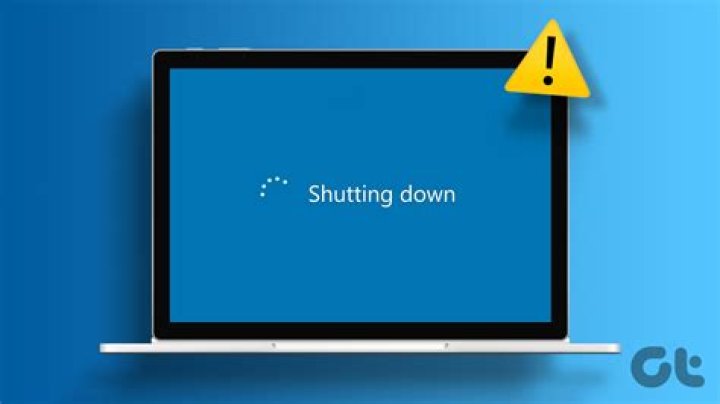 My laptop automatically shuts down when I play CSGO