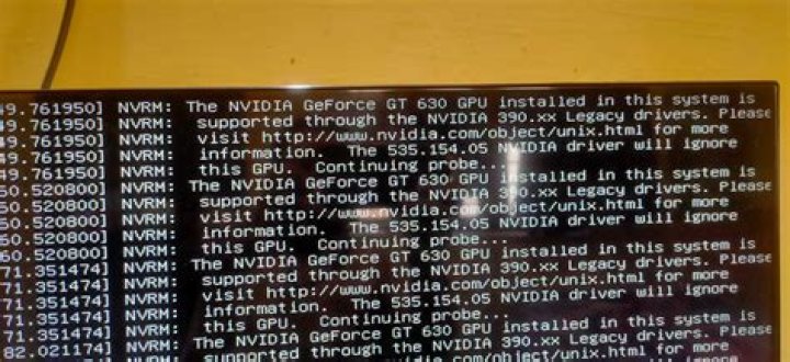 NVidia GeForce GT630 laggy in Ubuntu 14.04, specially flash player based videos. Why?