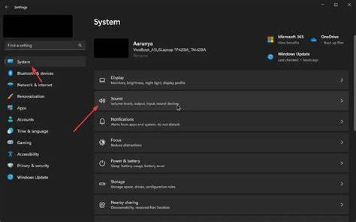 Playback devices configuration window, showing the TV as the default device and playing audio, but the Realtek analog speakers are not plugged in, and the Realtek digital outputs are disabled