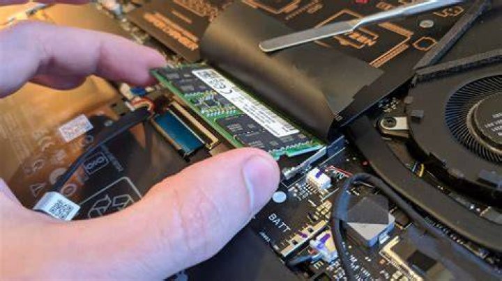 RAM limitations on netbooks - how is it done?