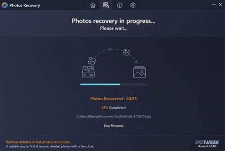 Screenshot: file recovery in progress