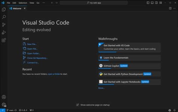 Visual Studio Code saves file as root ownership when not intended