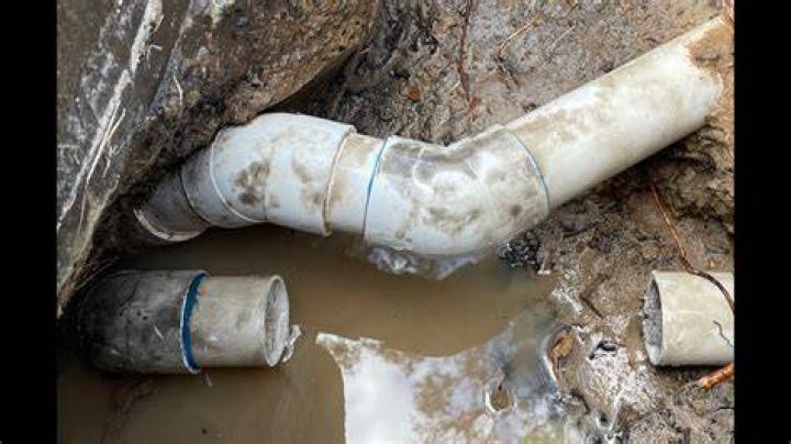 What causes the Broken Pipe Error?