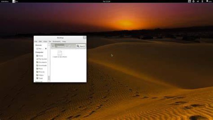 Why does Gnome 3 not display files on the desktop?