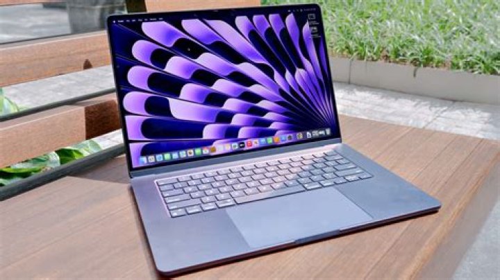 Will Ubuntu run smoothly on my 2012 MacBook Air? 