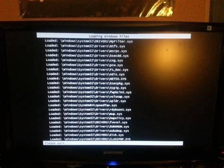 Windows 7 is stuck at 