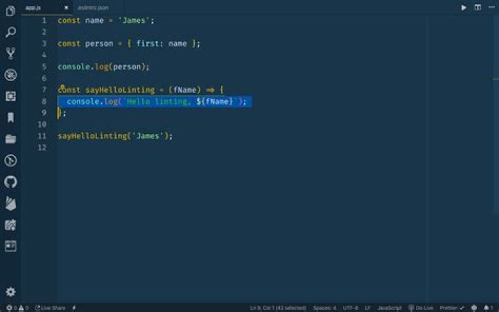 With ESLint 'rules' set, VS Code shows a warnings and errors